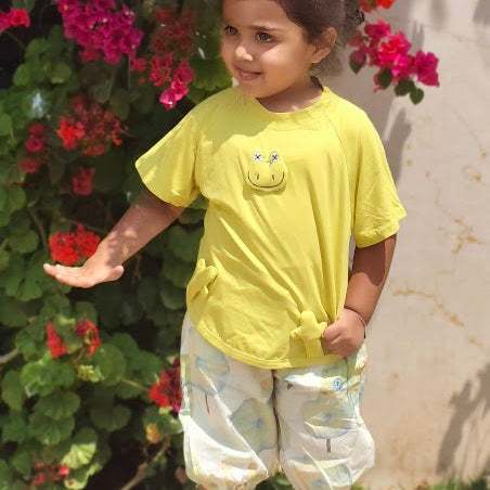 Cute Frog T-shirt & Printed shorts for Girls