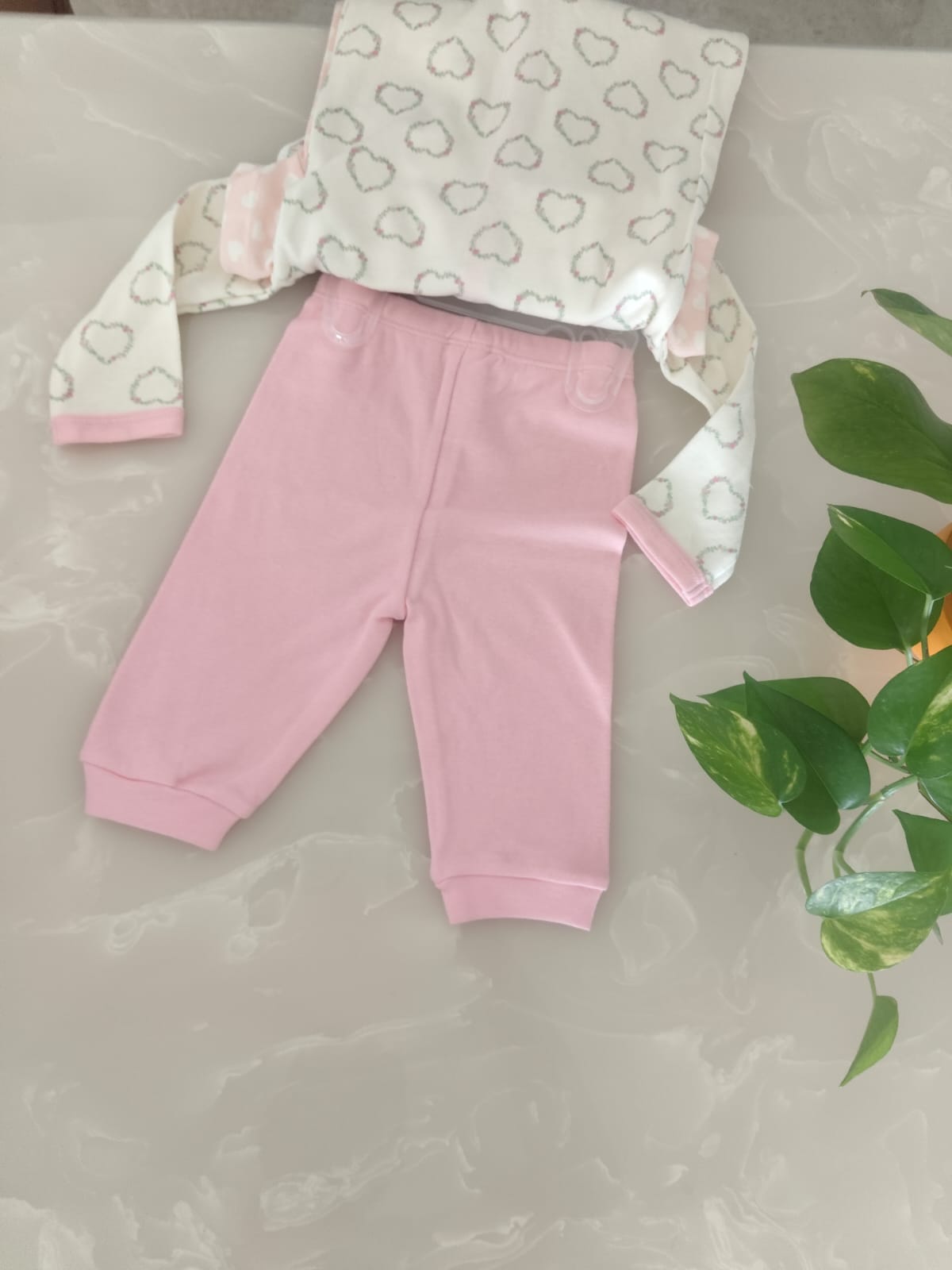 Sweetheart Dreams: 5-Piece Baby Girl Gift Set