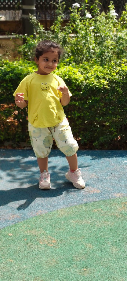 Cute Frog T-shirt & Printed shorts for Girls