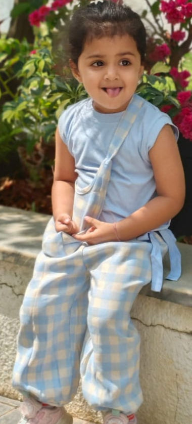 Girls sleeveless T-shirt + plaid pants set