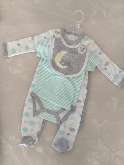 Sweetheart Dreams: 5-Piece Baby Girl Gift Set